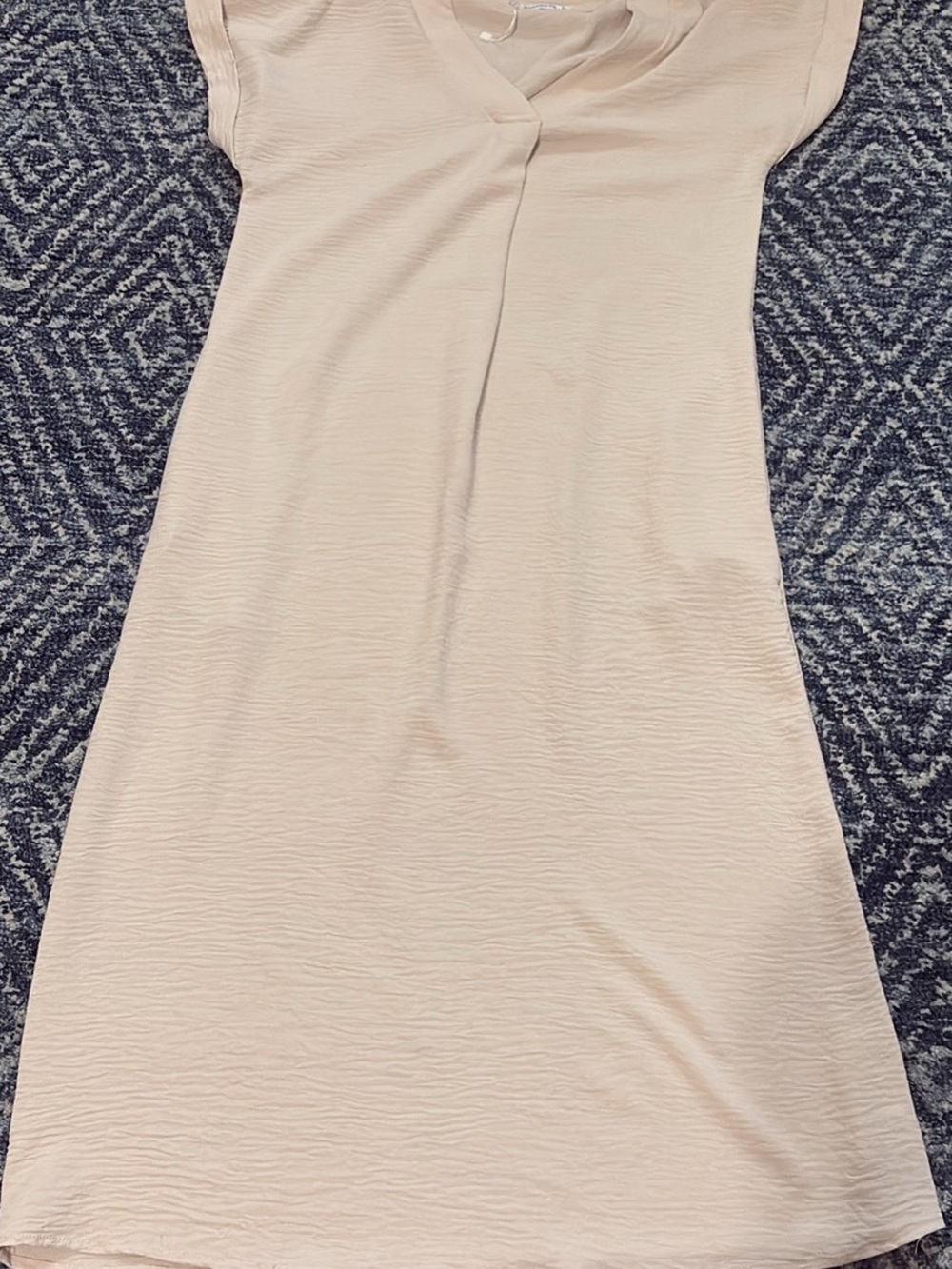 Women’s Cream V-Neck Short Sleeve Maxi Dress